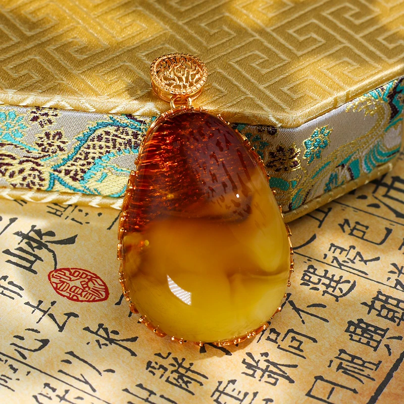 【孤品·聚宝盆】S925银镶嵌天然蜜蜡吊坠(带原皮)