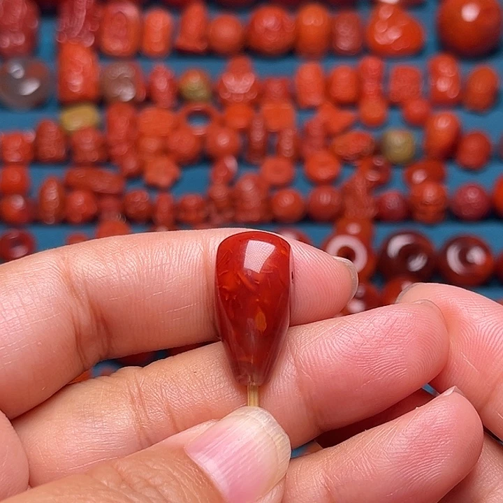 未镶嵌配饰南红玛瑙牛血火焰纹三通11.3mm