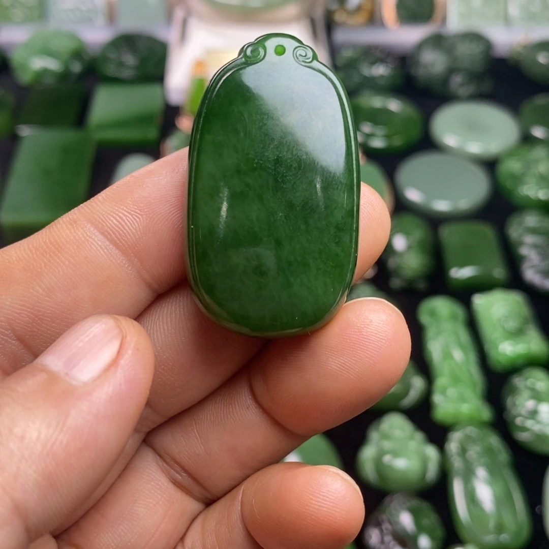 和田玉(碧玉)未镶嵌颈饰
