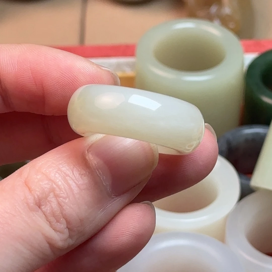 和田玉挂件未镶嵌豪**金