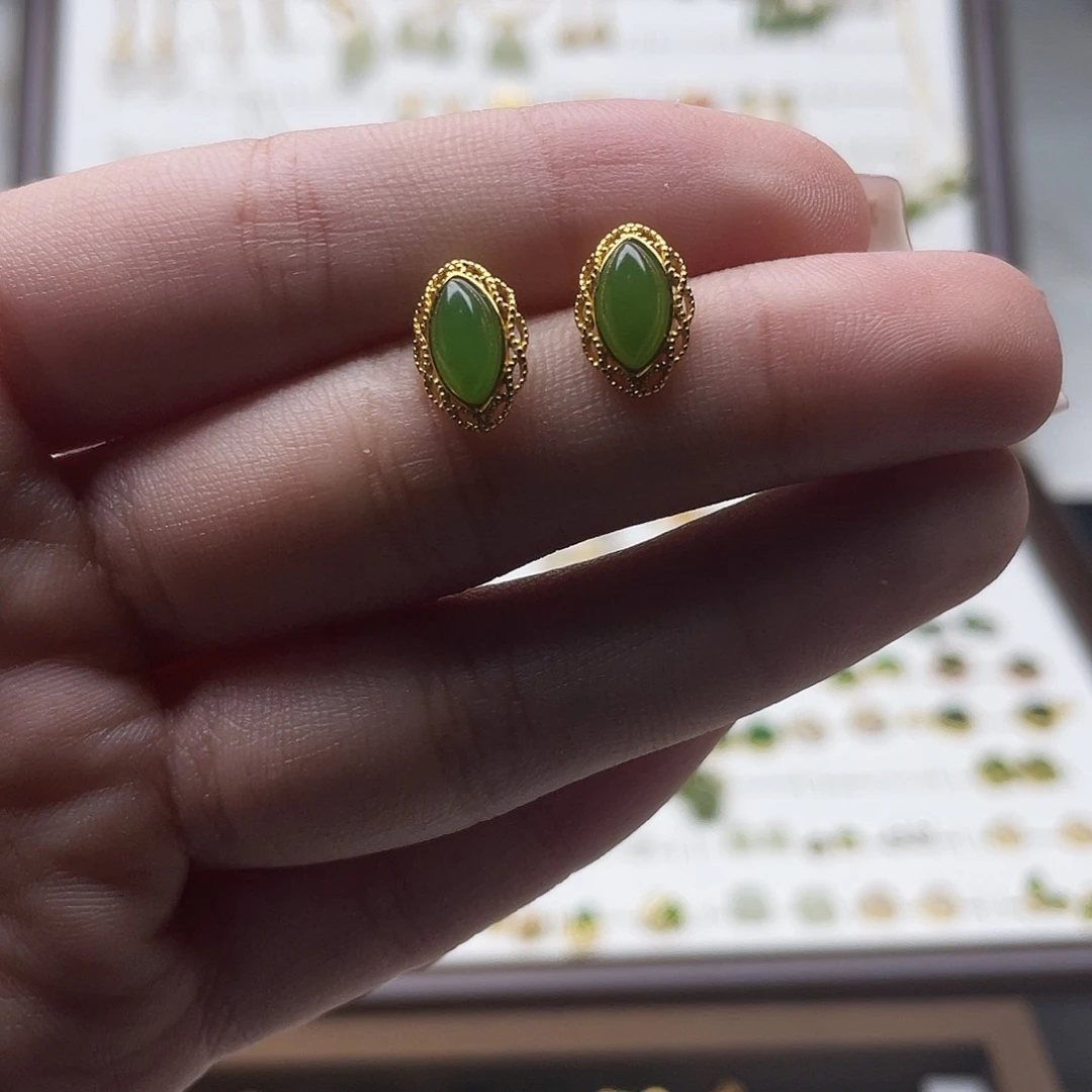 和田玉未镶嵌耳饰