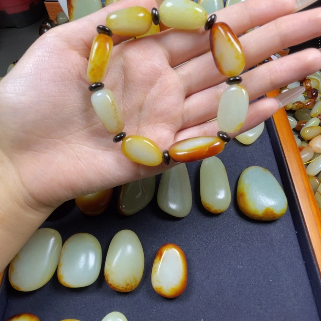 和田玉未镶嵌颈饰张*权