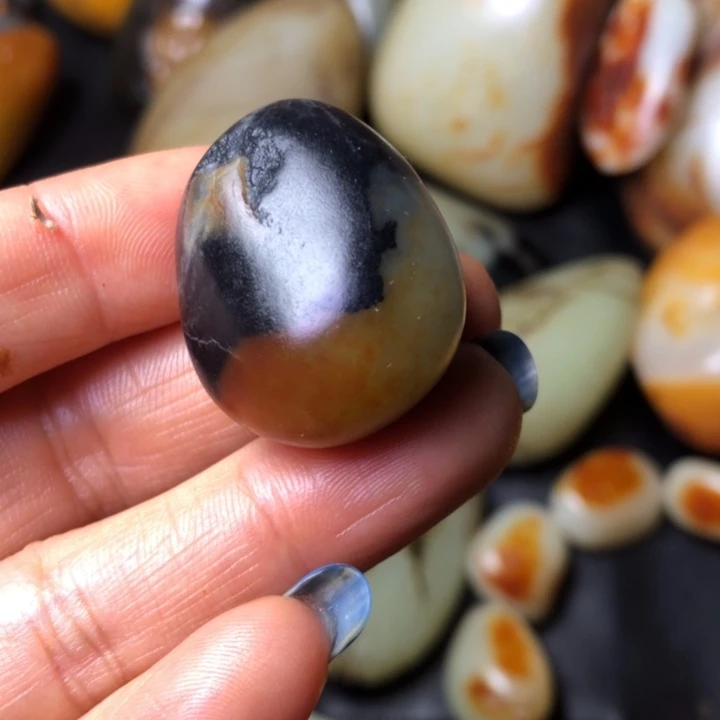 和田玉未镶嵌珠宝奇石