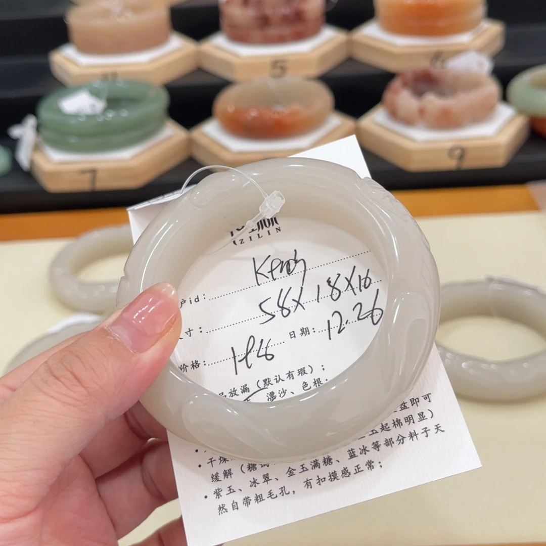 未镶嵌手镯石英质玉k***y