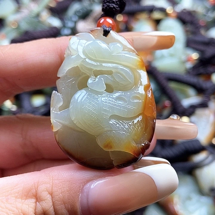 和田玉颈饰未镶嵌