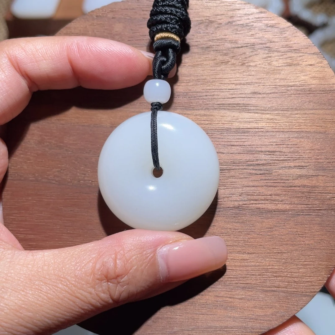 未镶嵌手链和田玉知****?卡33