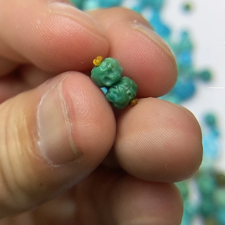 绿松石未镶嵌珠宝奇石