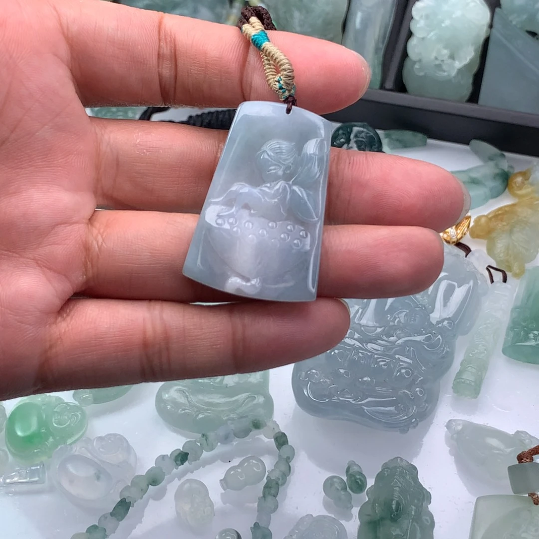 颈饰未镶嵌翡翠挂件