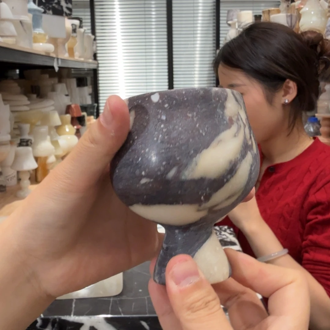 大理石R84。 关机。