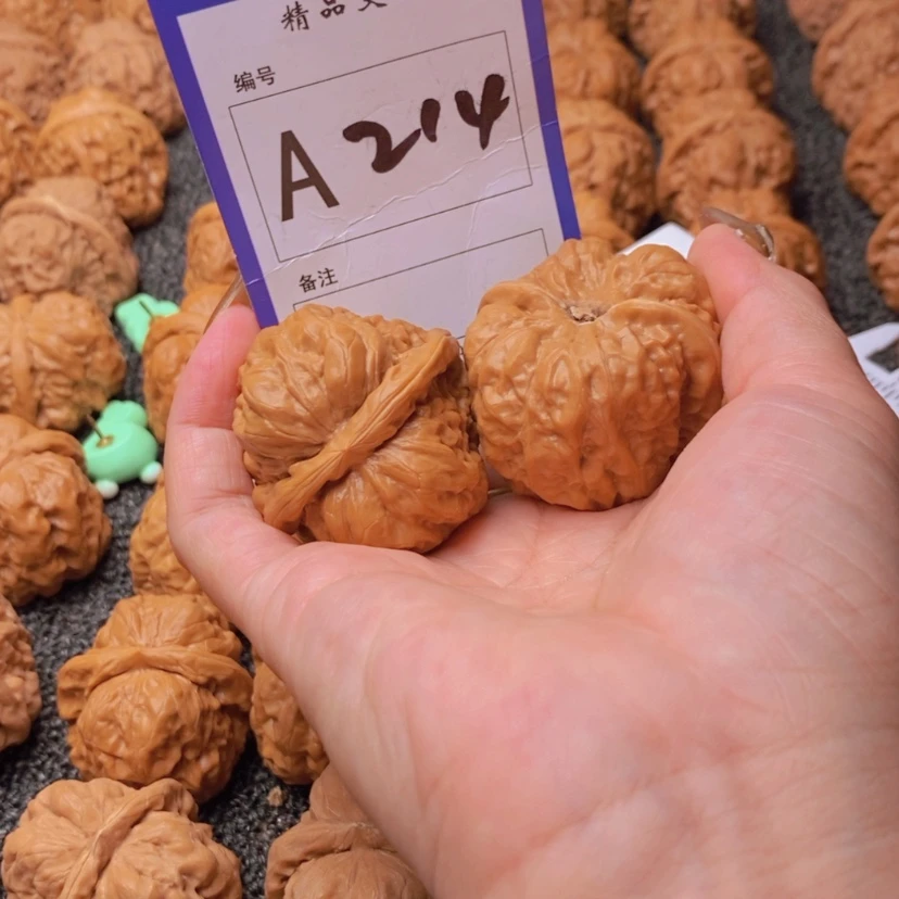 【闪购商品】桃核吊坠屋**雨你在一起就像