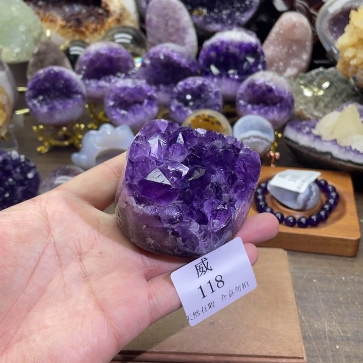 未镶嵌水晶珠宝半成品