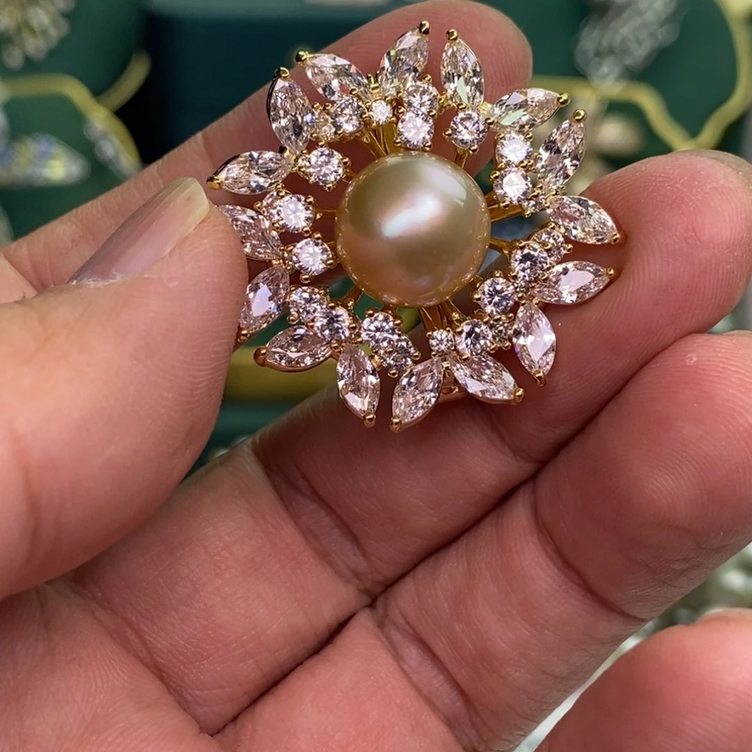 未镶嵌胸饰海水珍珠