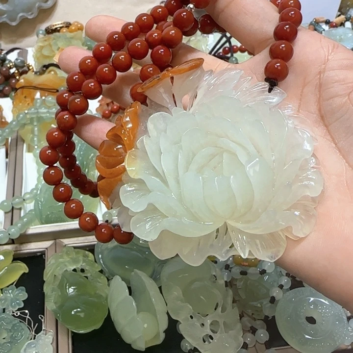 蛇纹石玉未镶嵌吊坠