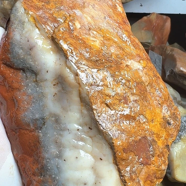 寿山石水***人寿山石的颜色