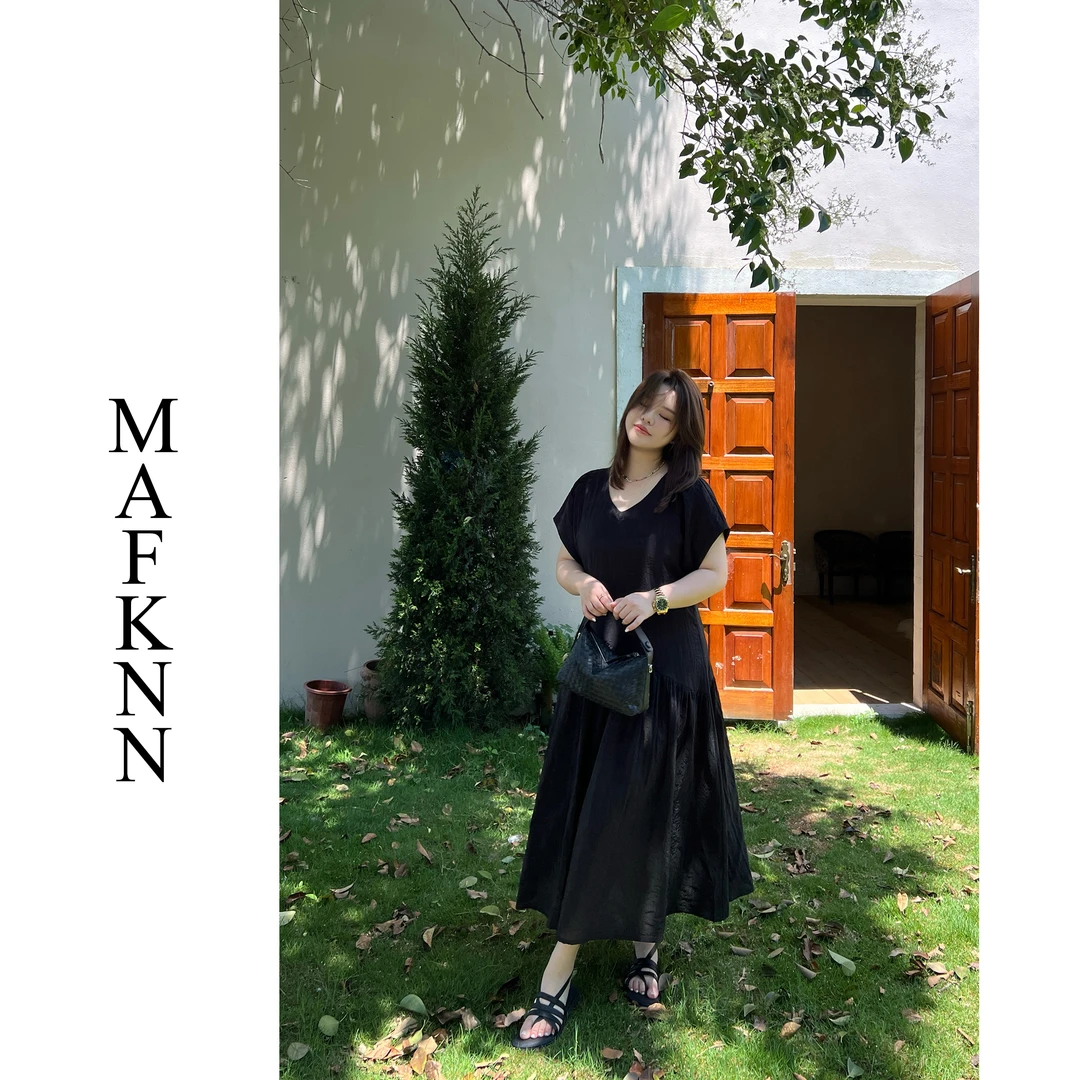 MAFKNN/玛肯时尚休闲简约纯色百搭夏季气质连衣裙MK12653