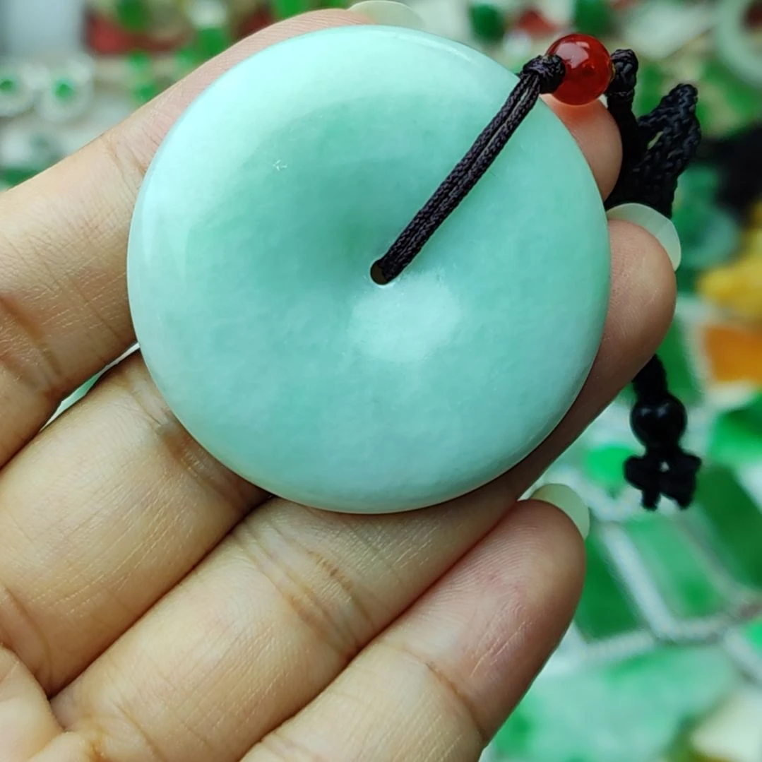 翡翠未镶嵌颈饰9