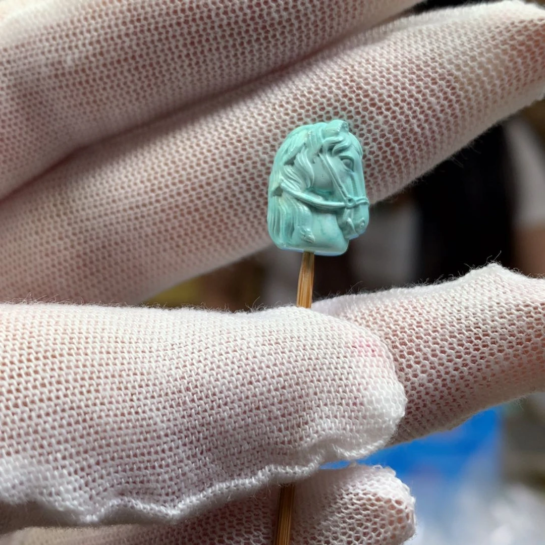 绿松石未镶嵌挂件