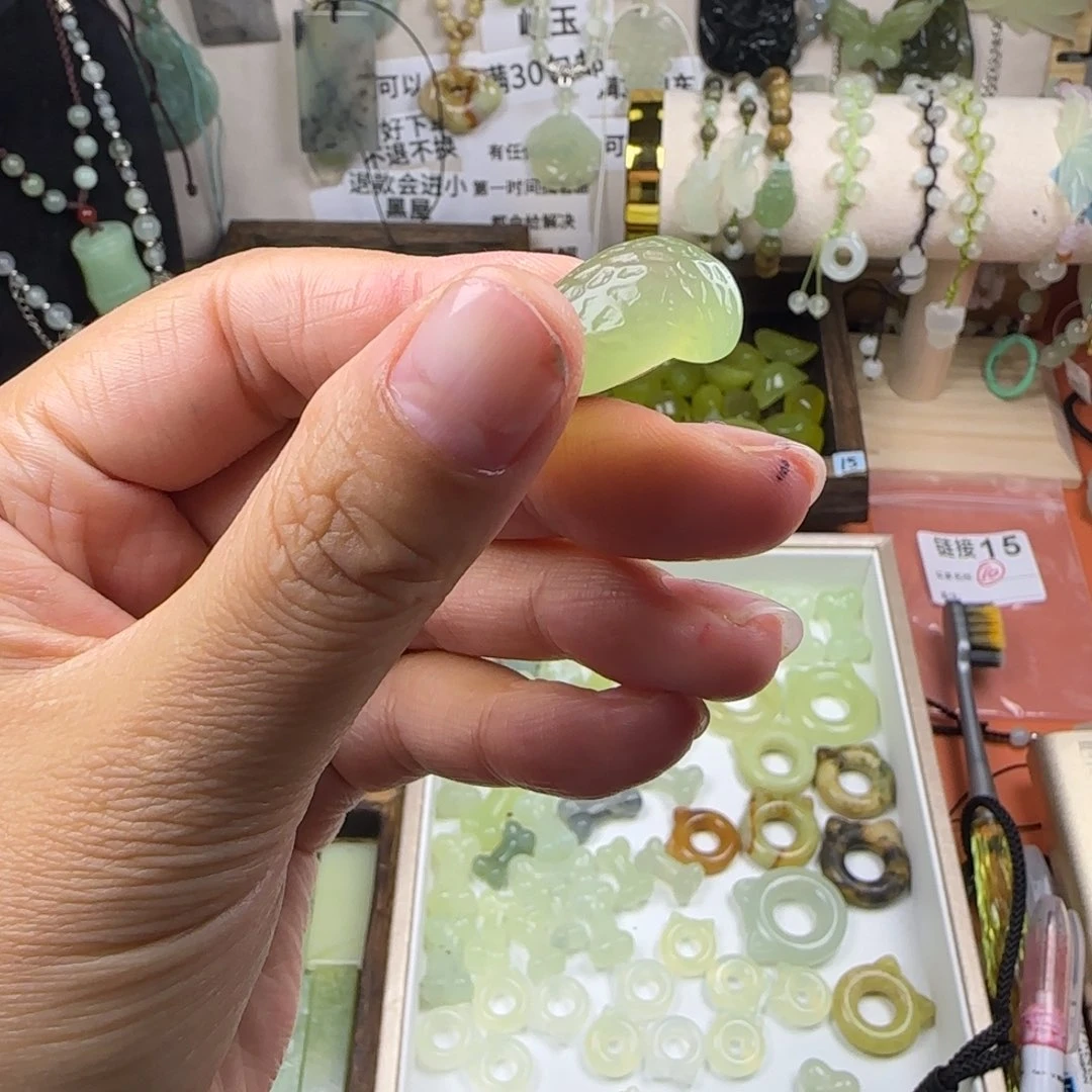 蛇纹石玉岫玉未镶嵌