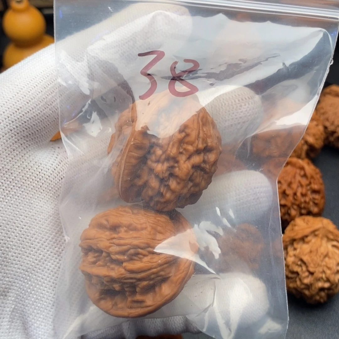 文玩核桃吊坠A***g大红袍38