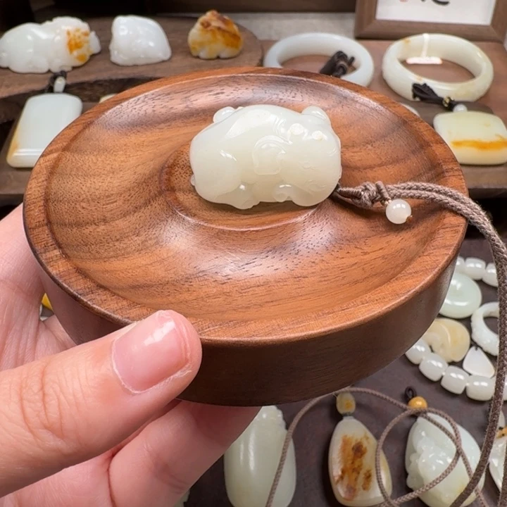 吊坠(不含链)未镶嵌和田玉（子料）小象