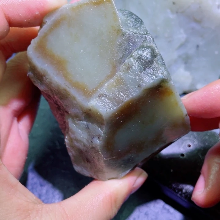 和田玉未镶嵌珠宝半成品