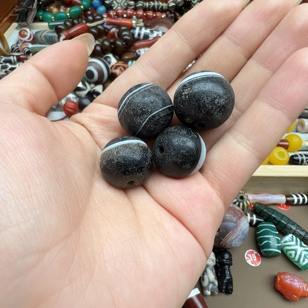 北***厂玛瑙/玉髓未镶嵌珠宝半成品