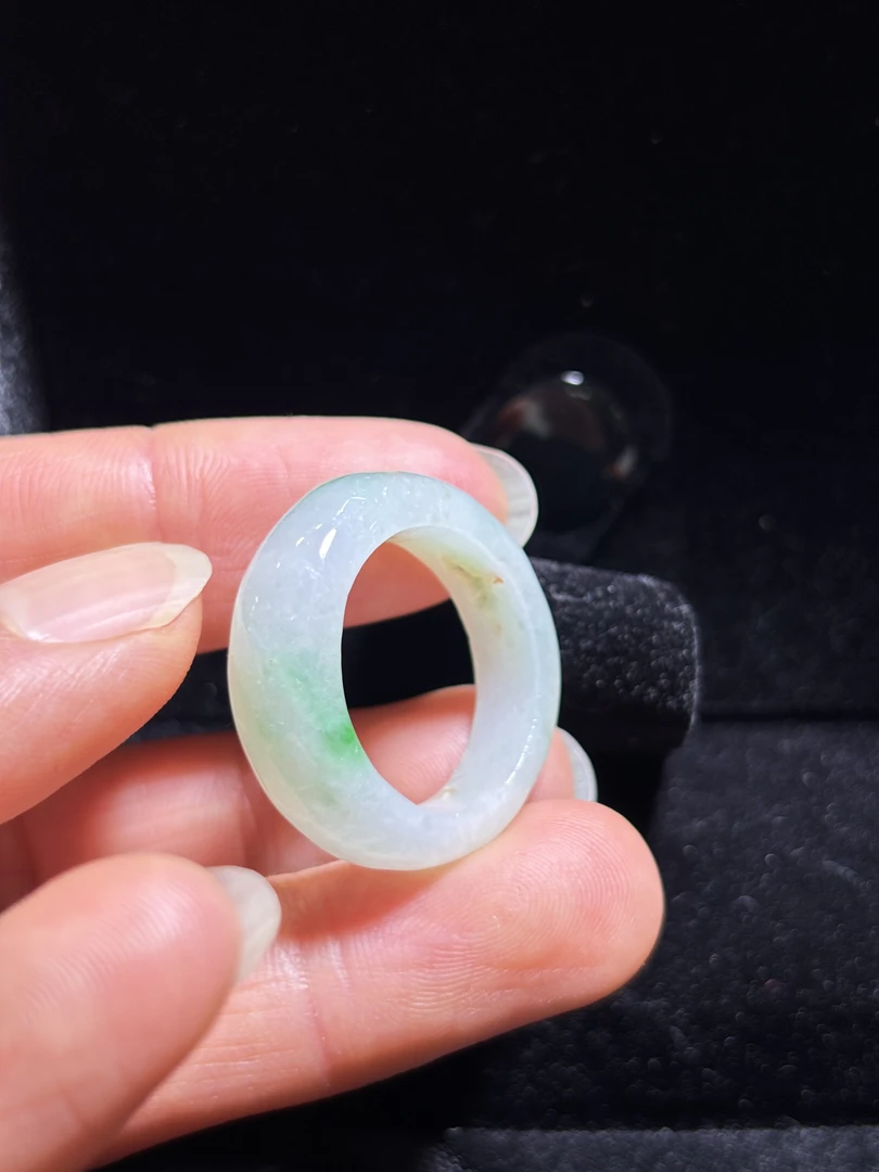 缅甸天然翡翠随形指环，圈口是18mm