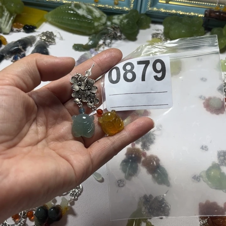 又***0蛇纹石玉合金耳饰