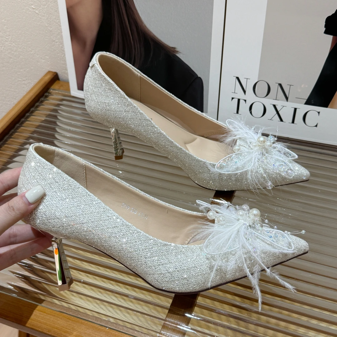 法式婚纱新娘鞋尖头细跟礼服高跟鞋2025秋季新款珍珠蕾丝浅口单鞋