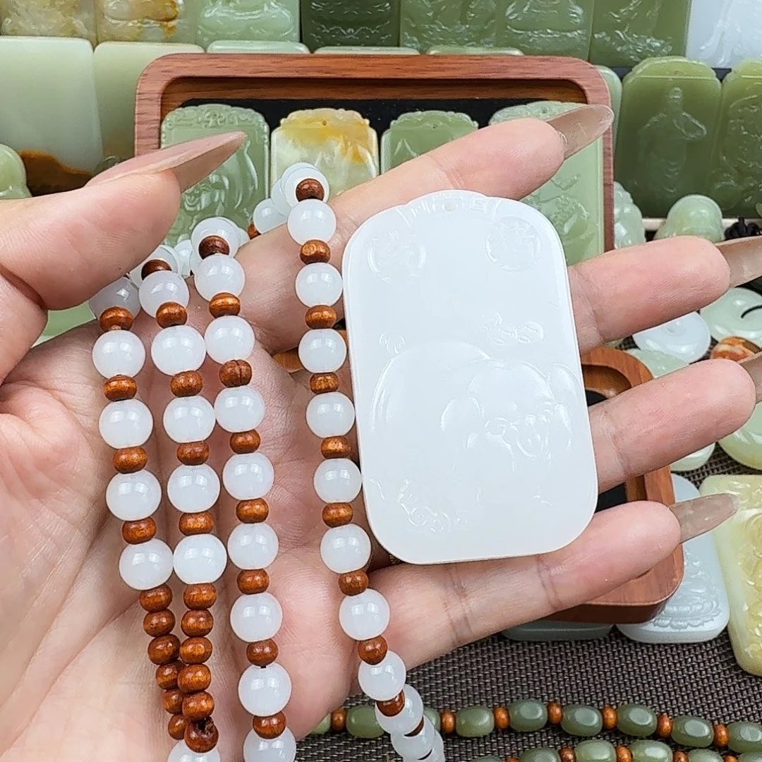 清***酒经典白生肖猪吊坠