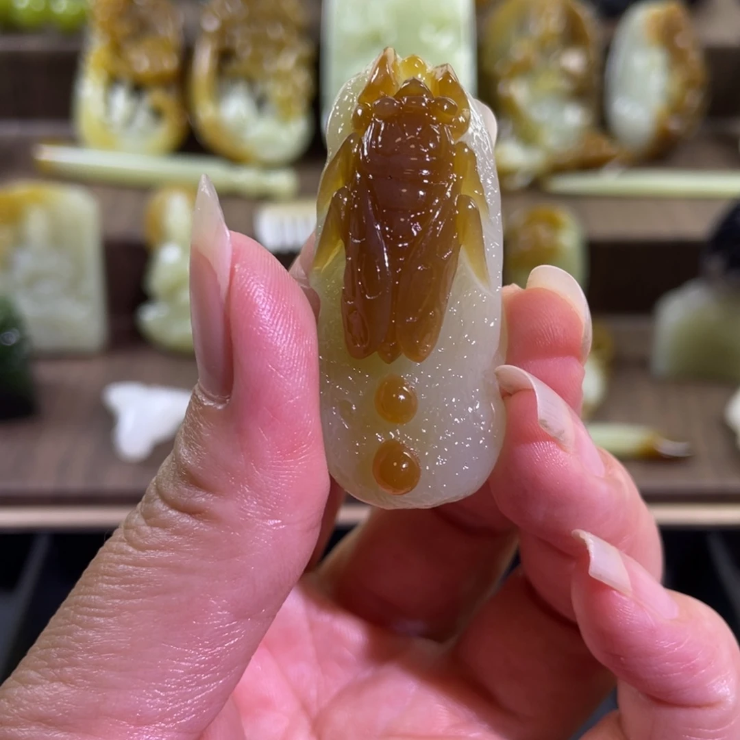 颈饰未镶嵌和田玉（糖玉）