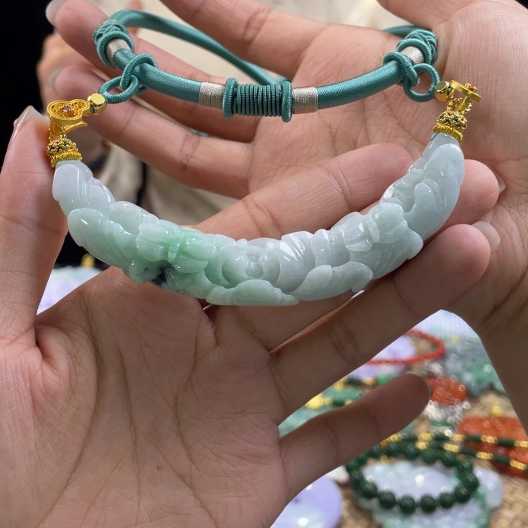 翡翠颈饰未镶嵌代编织