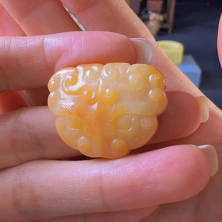用***7颈饰未镶嵌和田玉
