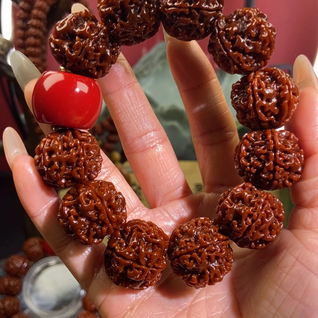 金刚菩提吊坠523红。