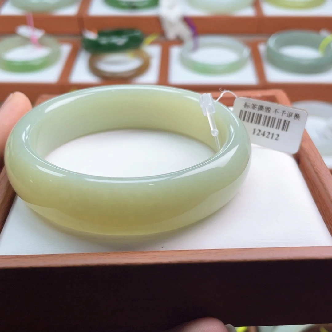 【闪购商品】未镶嵌手镯和田玉链接40。 57-58