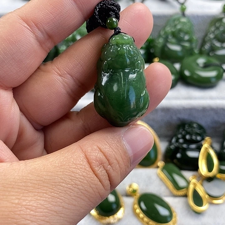 和田玉（碧玉）未镶嵌颈饰