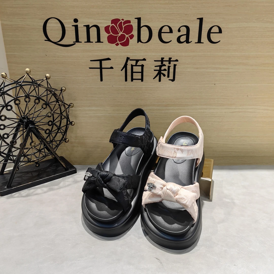 Qin&beale/千佰莉1779 国风刺绣 厚底休闲凉鞋 拍大一码