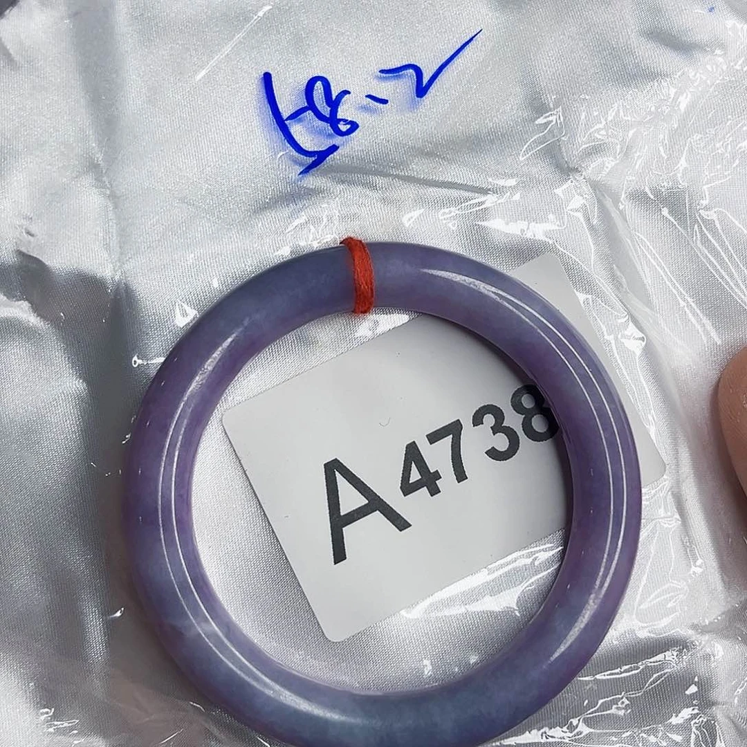 翡翠手镯未镶嵌微瑕