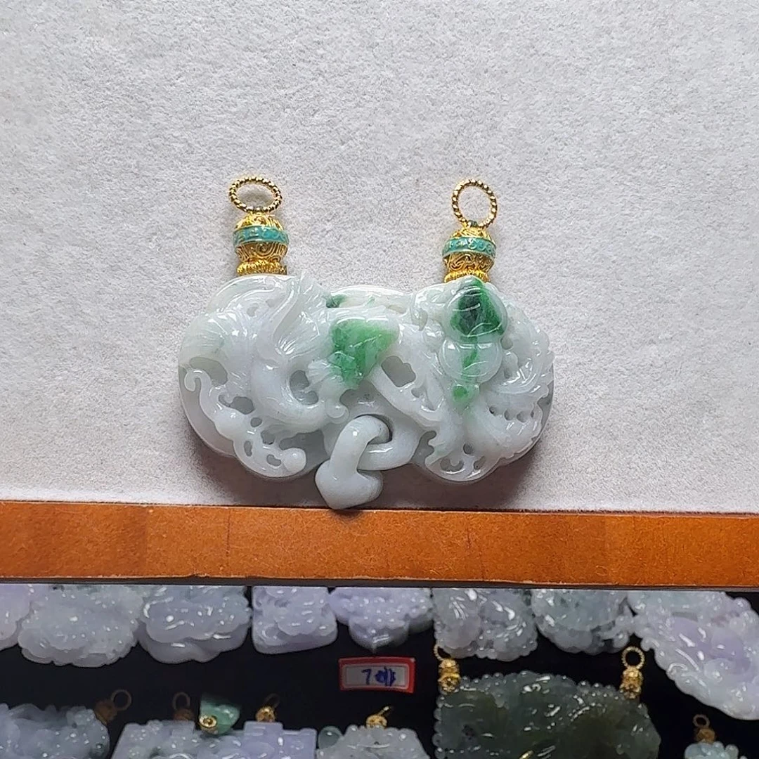 吊坠(赠链)未镶嵌翡翠