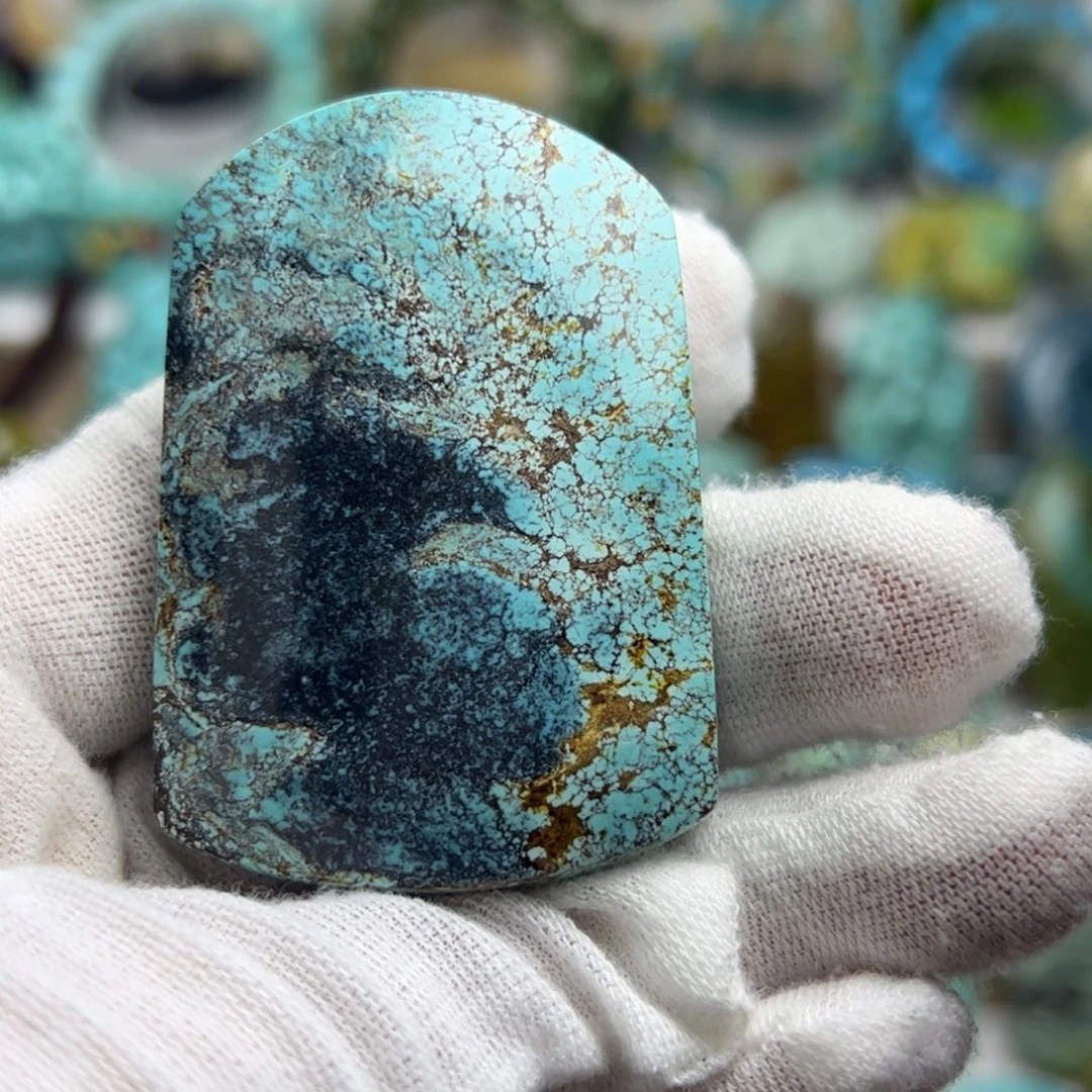 绿松石未镶嵌珠宝奇石