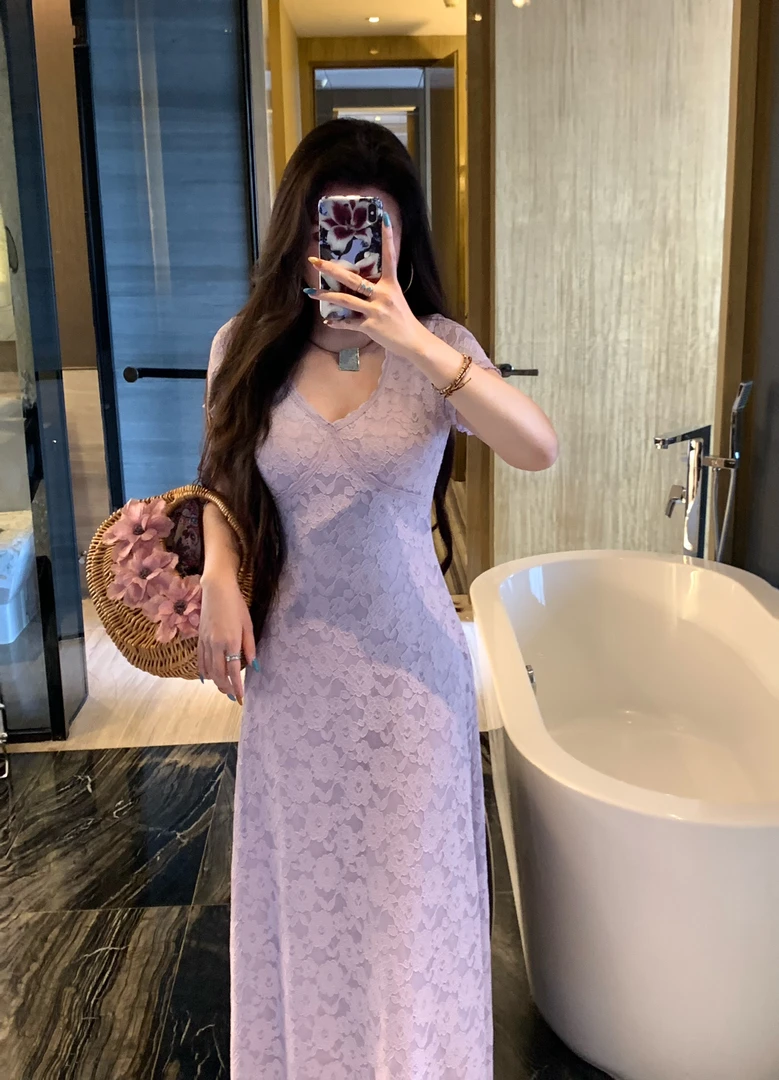 《新品》2025夏季弹力蕾丝淡紫色收腰显瘦气质连衣裙长裙M66