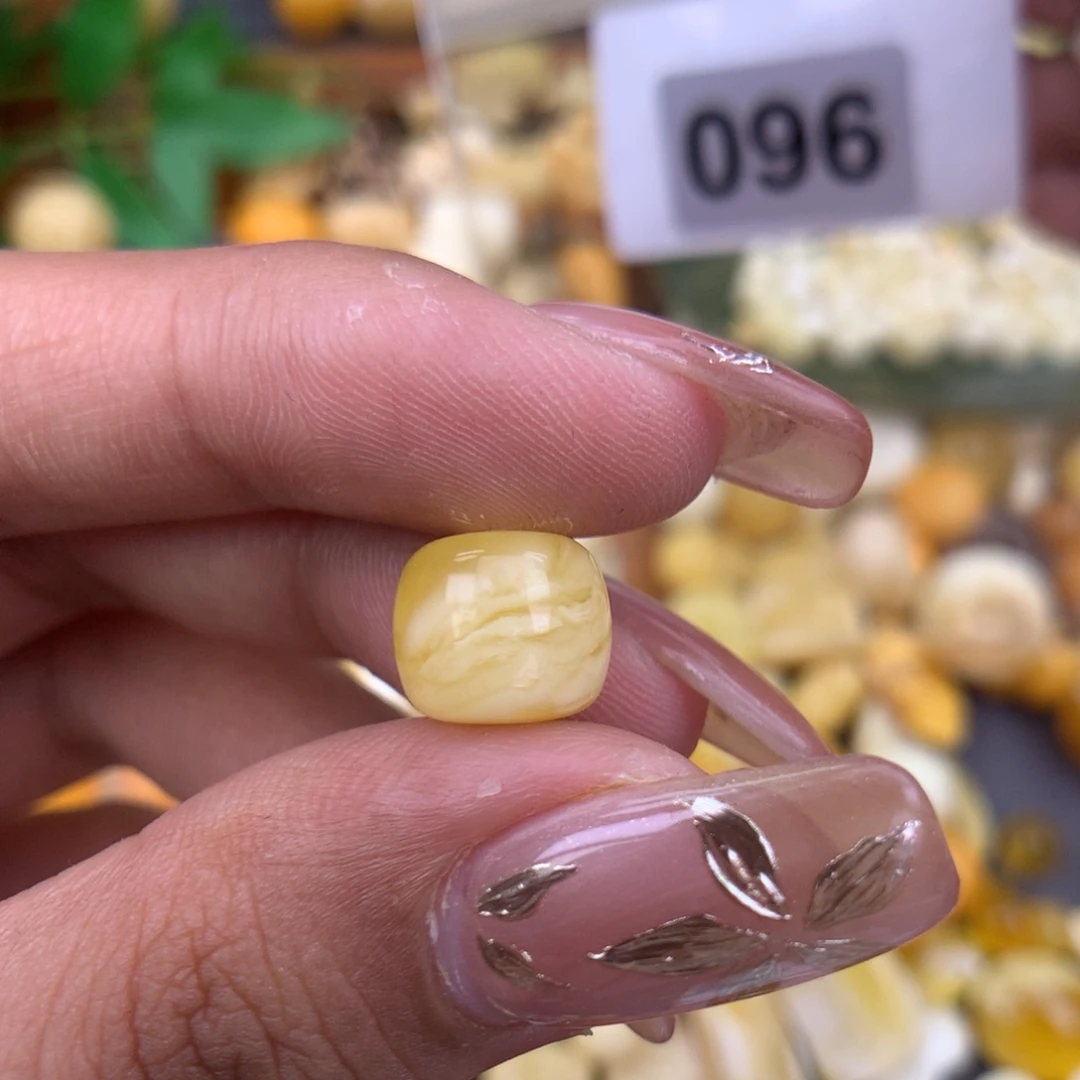 琥珀珠宝奇石未镶嵌10.5