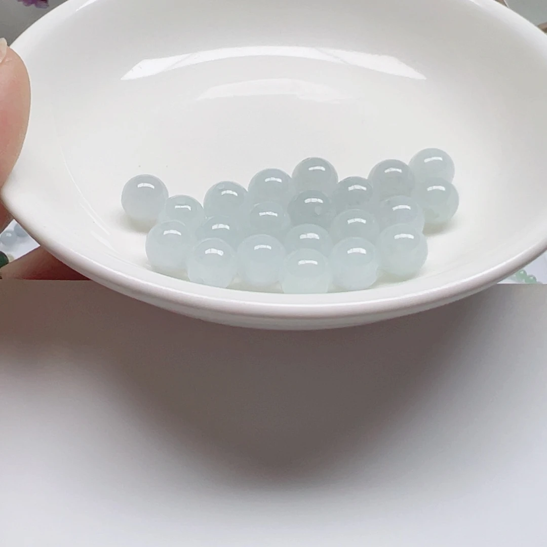 散珠翡翠小****》纯天然缅甸翡翠A货卡8，20颗