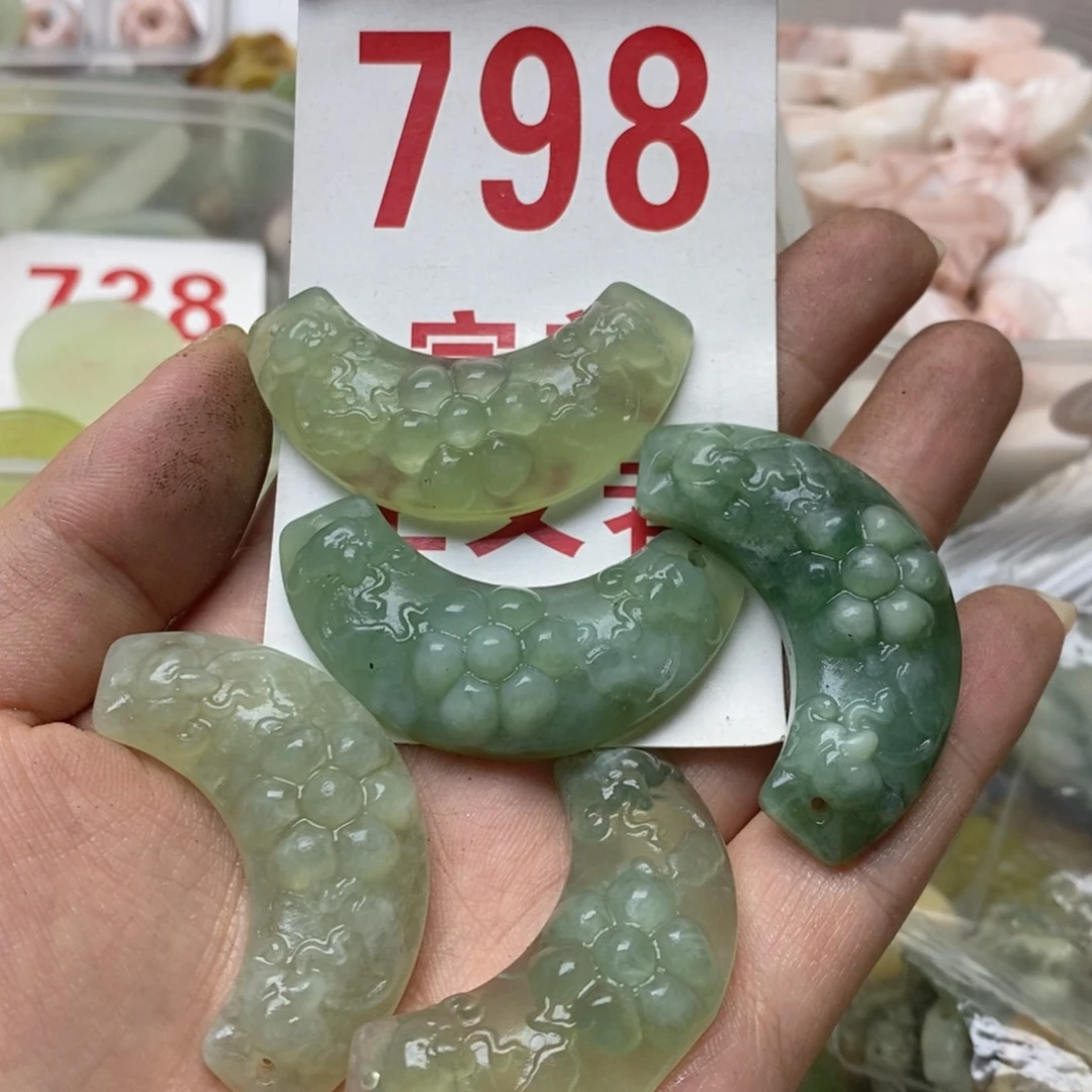 透闪石-蛇纹石玉未镶嵌挂坠