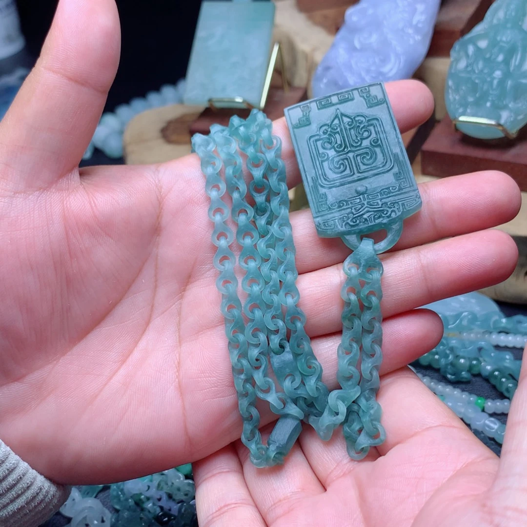 浦***财定制翡翠未镶嵌翡翠