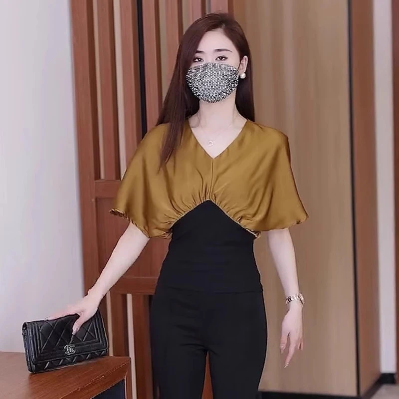 夏季时尚蝙蝠拼接T恤上衣女2025新款V领宽松显瘦气质收腰短袖T恤