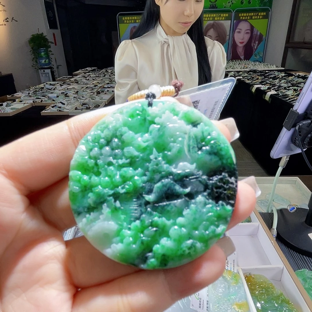 颈饰未镶嵌翡翠一个