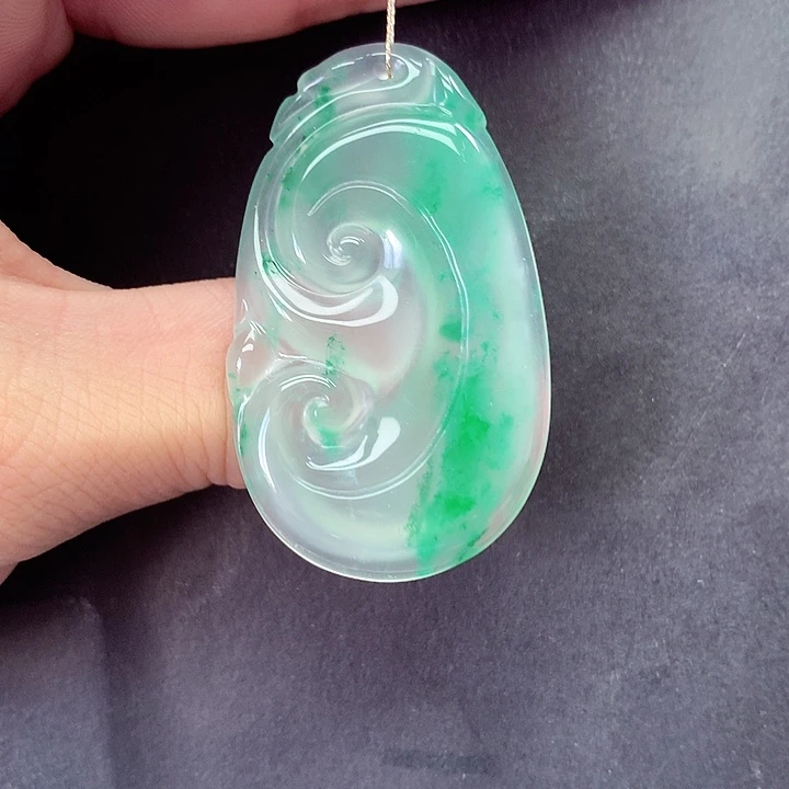 颈饰未镶嵌石英质玉