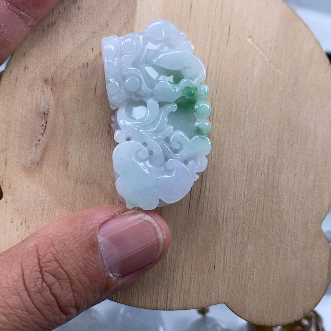 翡翠未镶嵌颈饰多人霸王貔貅吊坠