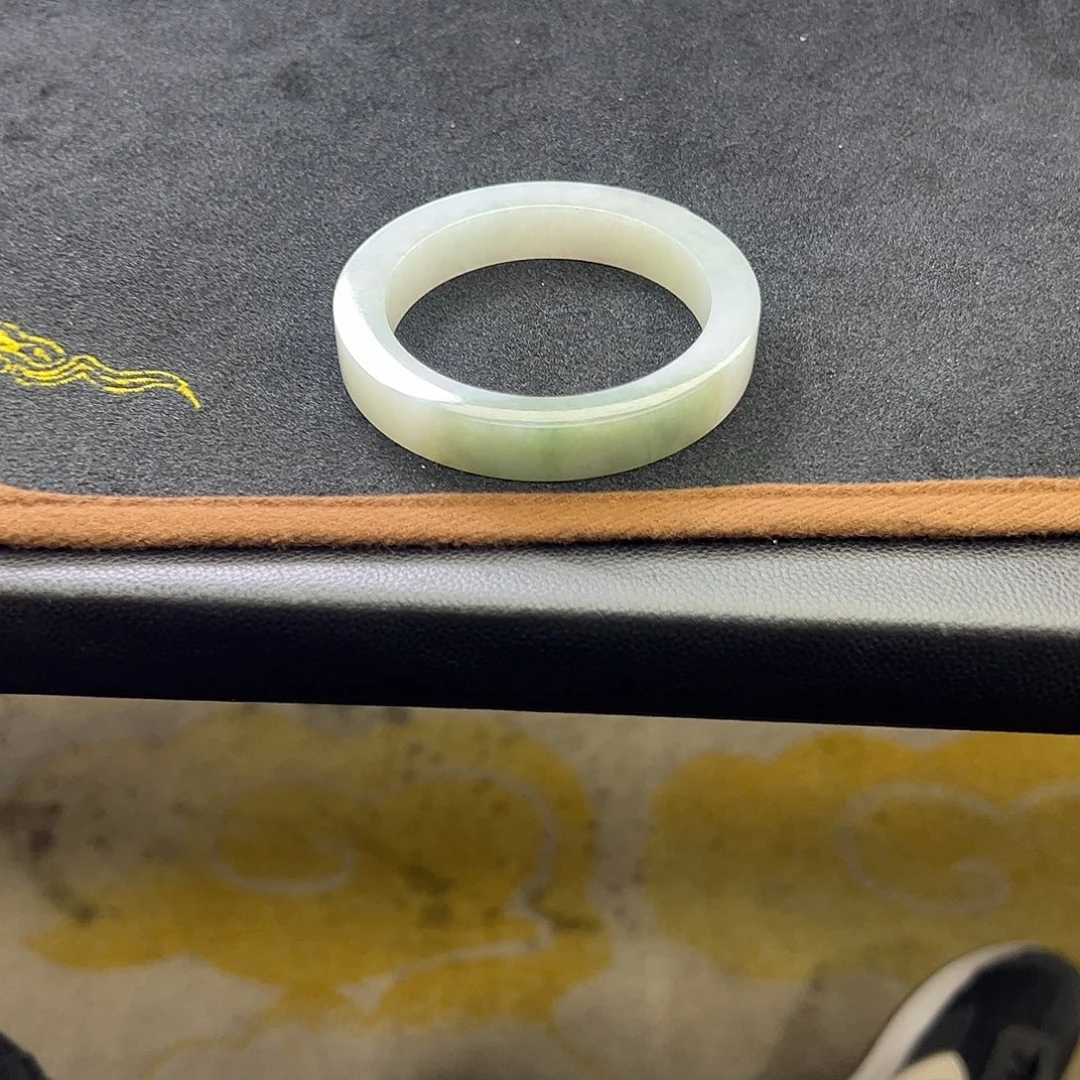嗯***哼定制翡翠未镶嵌天然翡翠手镯